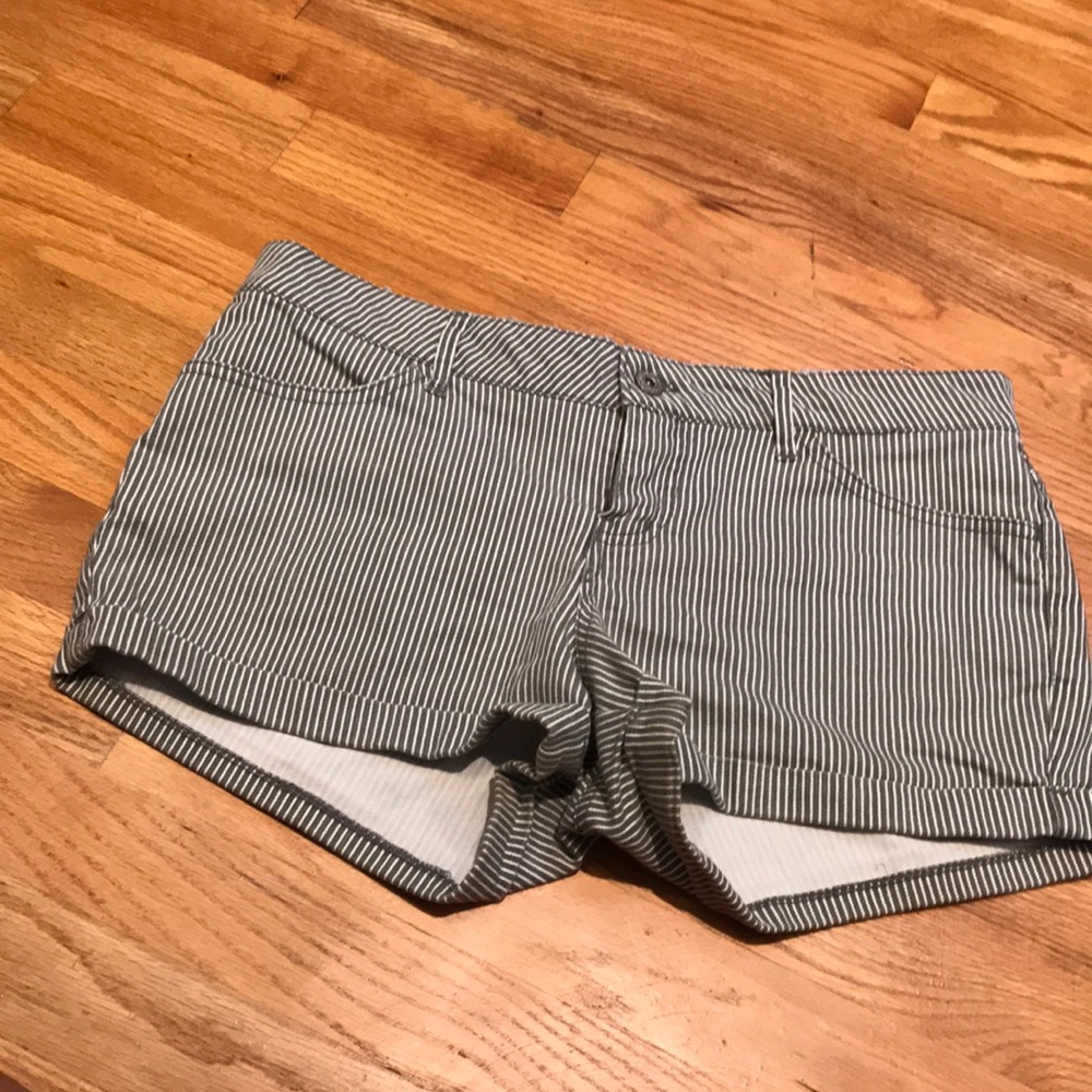 Stripped shorts